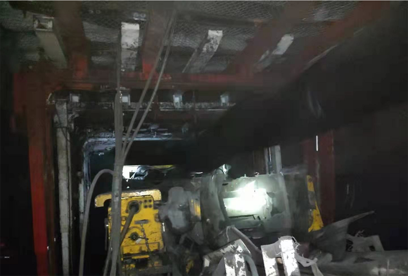 BG视讯精益联排液压支架掘进工作面